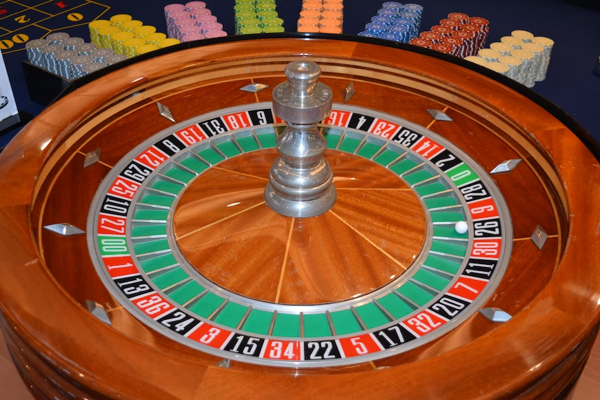 Descubre los beneficios de utilizar Skrill al apostar en William Hill.
